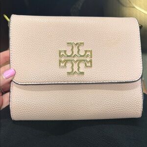 Tory Burch Pebbled Leather Crossbody in Light Pink with Gold Logo